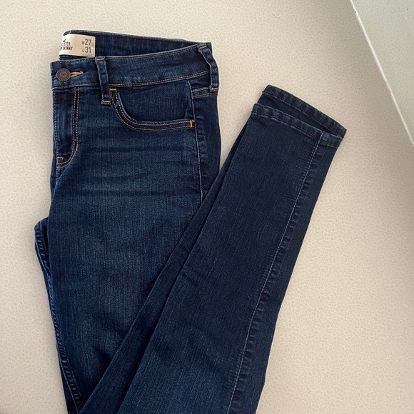 Hollister Denim - Hollister Super Skinny Jean 5R 27/31